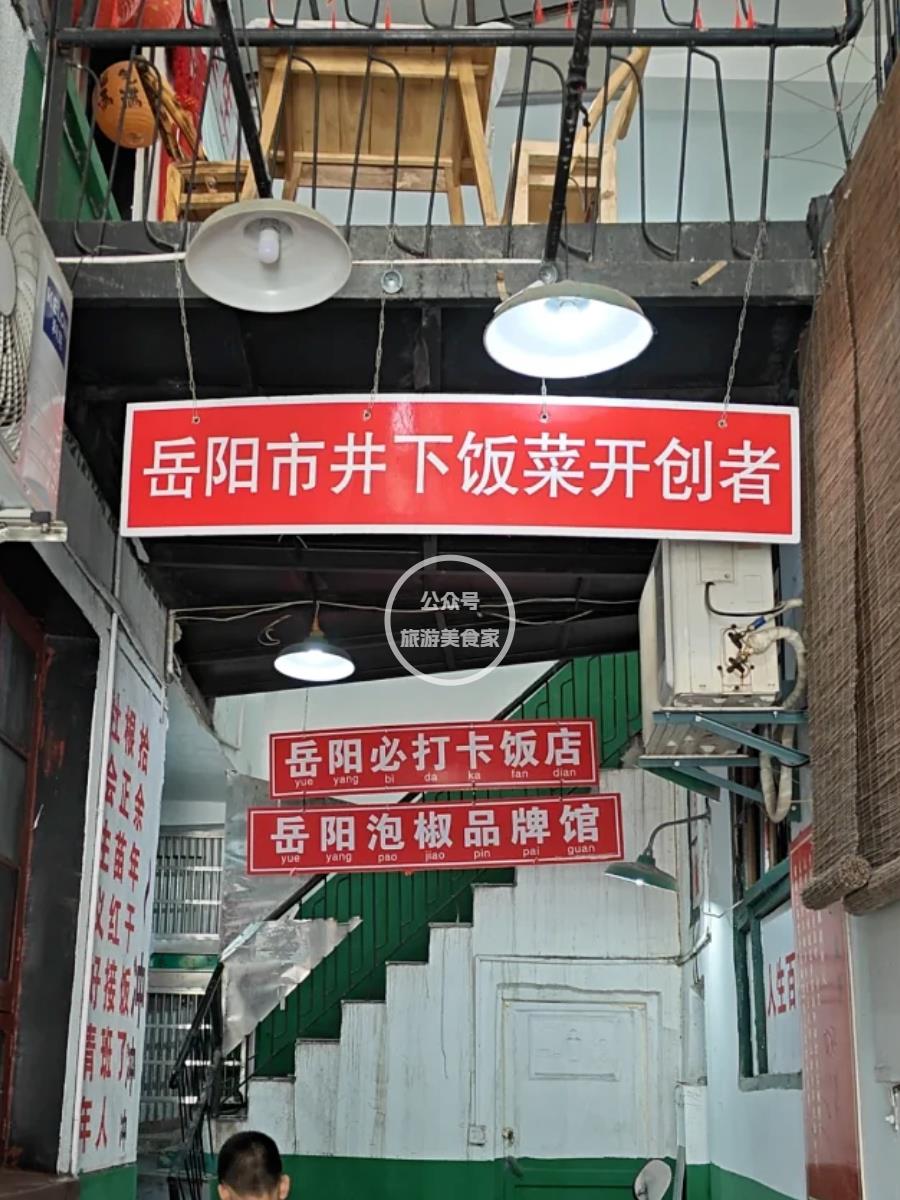DƬ
